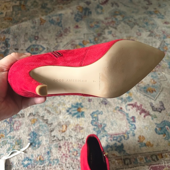 Red Suede Good American “The Icon” Ankle Boots, Size 7, low heel - Picture 6 of 7